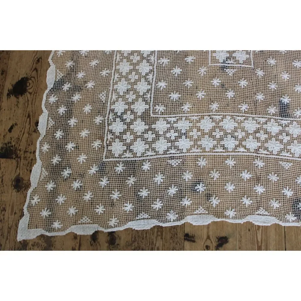 Vintage Handmade Crochet Lace White Tablecloth Shabby Chic Scallop 64